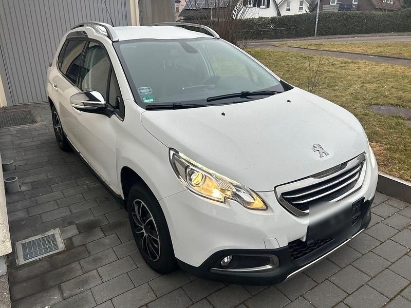 Weiß Gebraucht 2013 Peugeot 2008 SUV | 6.100 € (Fairer Preis) - Bild 1/4