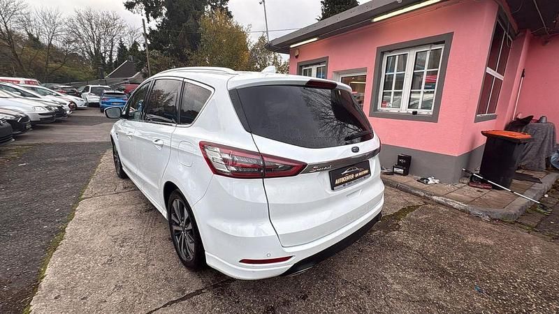 Gebraucht Ford S-MAX Titanium 190 PS (139 kW) 2022 Frostweiß Van / Kleinbus