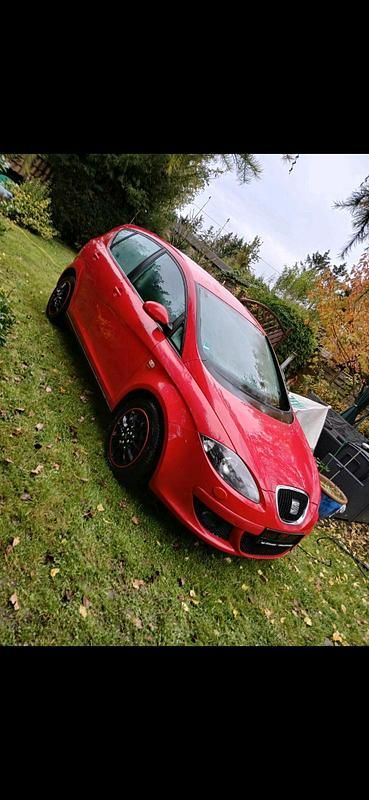 Rot Gebraucht 2008 Seat Altea Van / Kleinbus | 1.500 € (Superpreis) - Bild 1/4