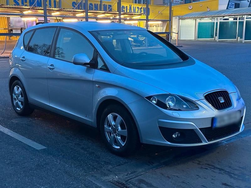 Gebraucht Seat Altea 105 PS (77 kW) 2012 Silber Limousine