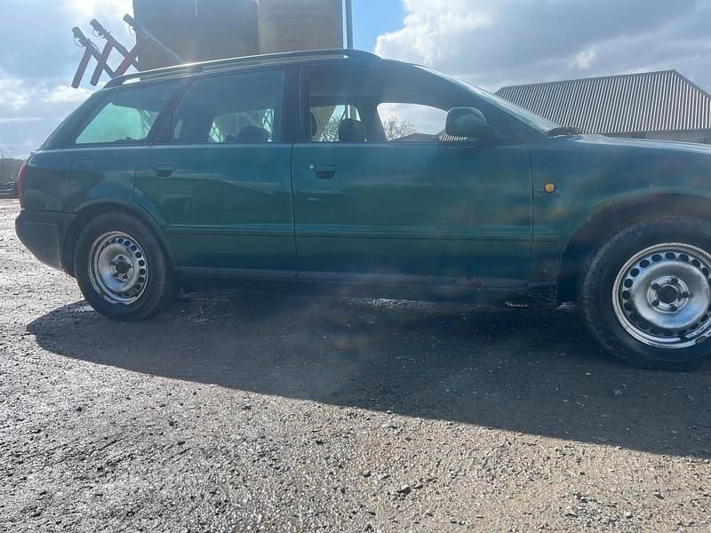 Gebraucht Audi A4 101 PS (74 kW) 2000 Grün Kombi