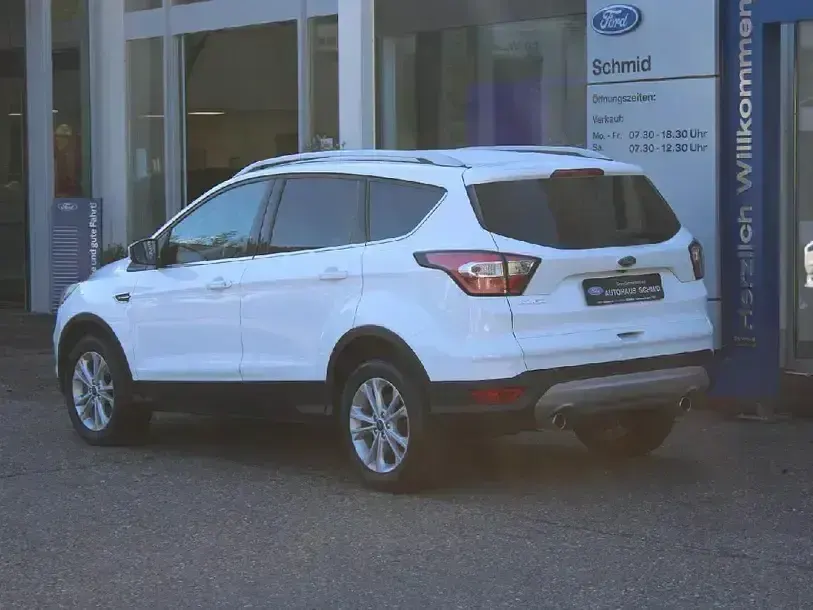 Gebraucht Ford Kuga Titanium 150 PS (110 kW) 2017 Weiß SUV