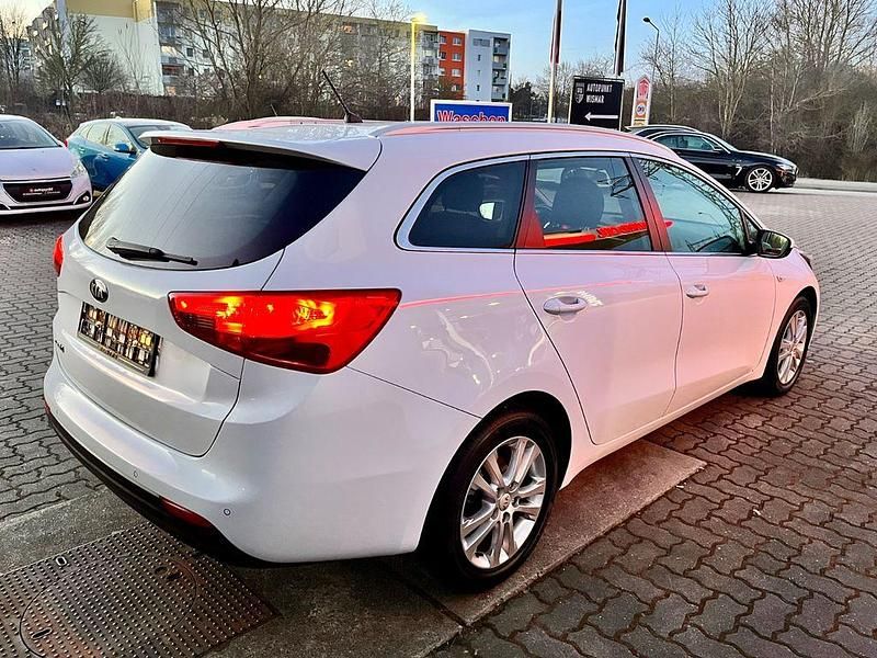 Gebraucht Kia Ceed Sportswagon 99 PS (72 kW) 2014 Weiß Kombi