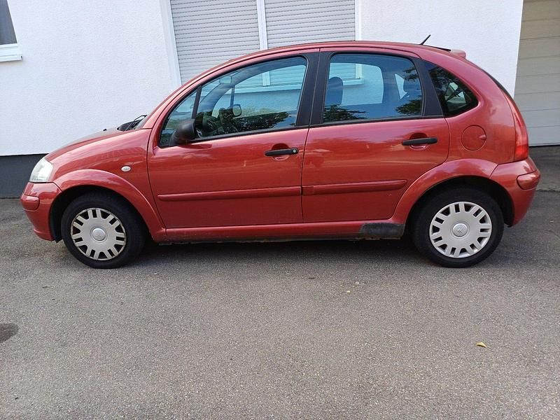 Rot Gebraucht 2004 Citroën C3 Kleinwagen | 1.200 € (Guter Preis) - Bild 1/4