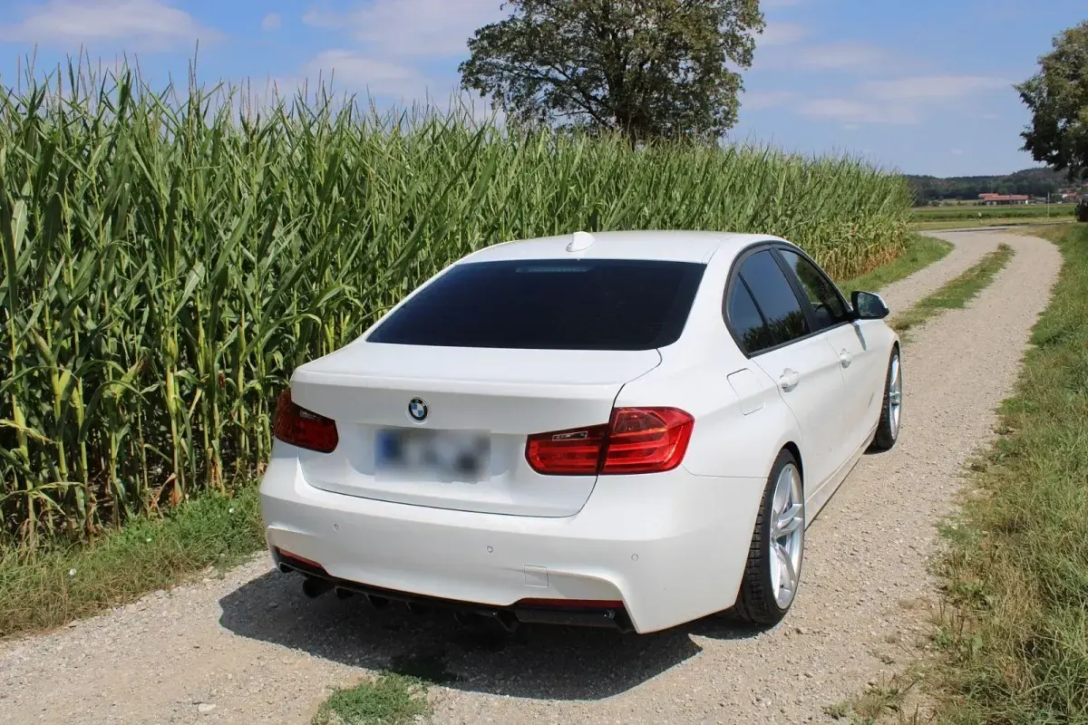 Gebraucht BMW 316 M Sport 136 PS (100 kW) 2014 Weiß Limousine
