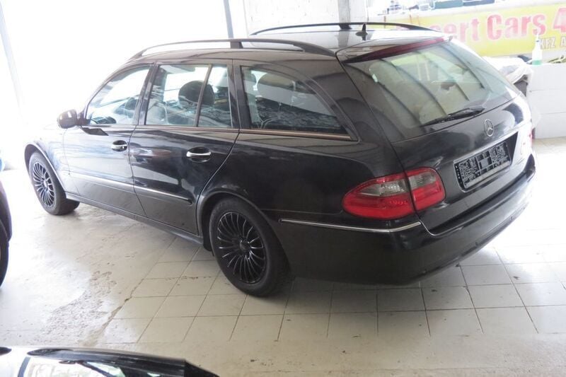 Gebraucht Mercedes E200 Elegance 184 PS (135 kW) 2008 Obsidianschwarz  metalliclack Kombi