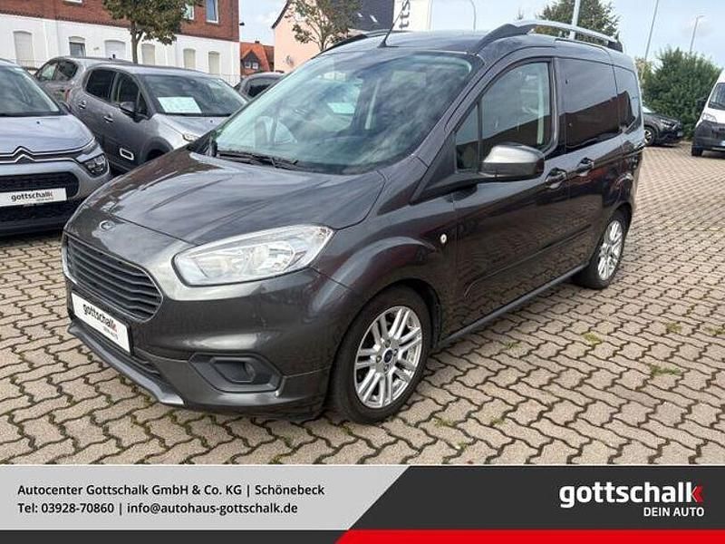 Grau Gebraucht 2018 Ford Tourneo Courier Titanium Van / Kleinbus | 10.699 € (Guter Preis) - Bild 1/3