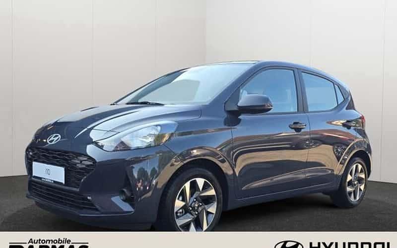 Grau Neu 2025 Hyundai i10 Trend Kleinwagen | 16.790 € (Fairer Preis) - Bild 1/4