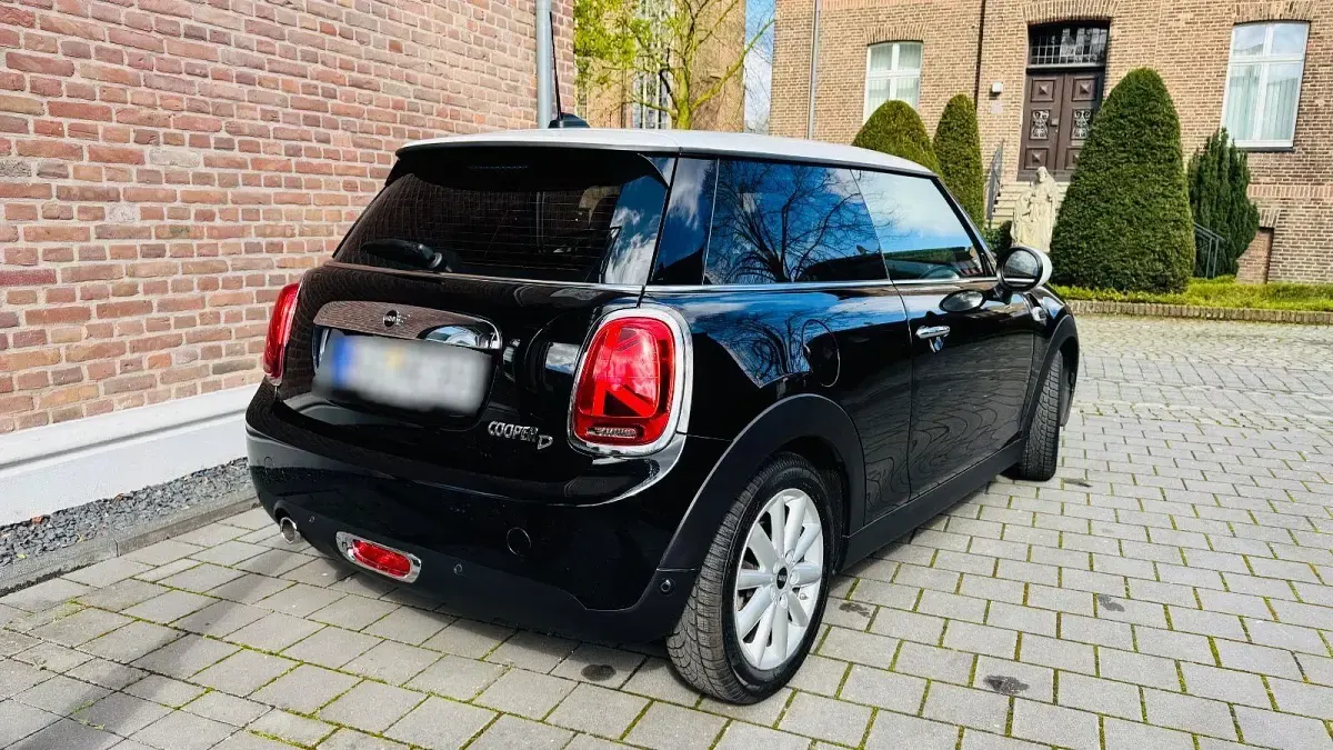 Occasion Mini Cooper D 116 ch (85 kW) 2018 Noir Citadine