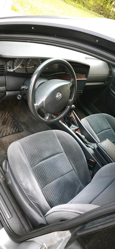 Gebraucht Opel Omega 144 PS (105 kW) 2001 Silber Limousine