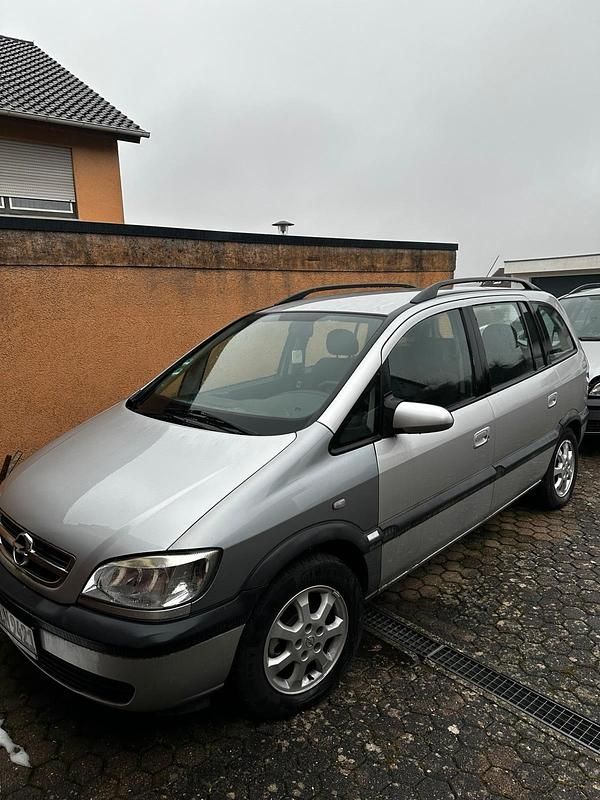 Gebraucht Opel Zafira 125 PS (91 kW) 2003 Silber Van / Kleinbus
