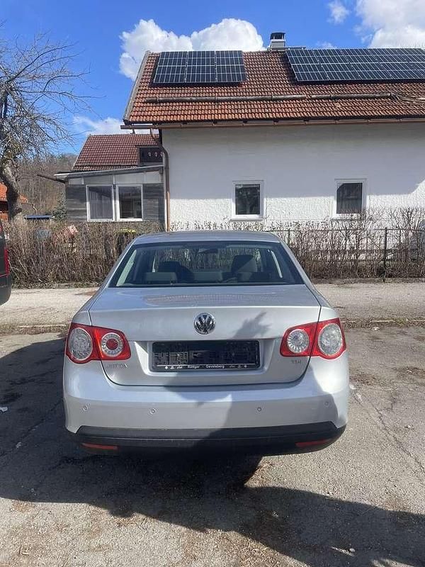 Gebraucht VW Jetta Comfortline 105 PS (77 kW) 2007 Braun Limousine