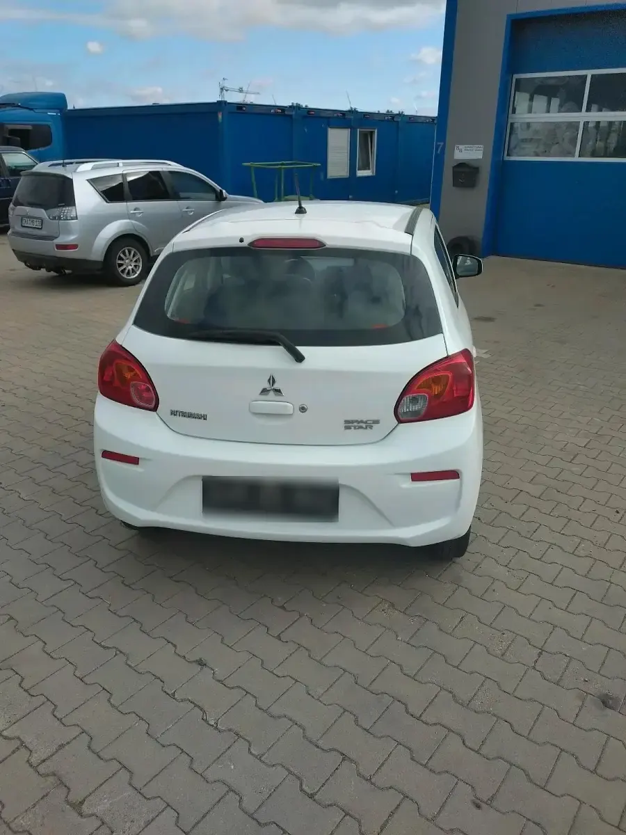 Gebraucht Mitsubishi Space Star 71 PS (52 kW) 2018 Weiß Kleinwagen