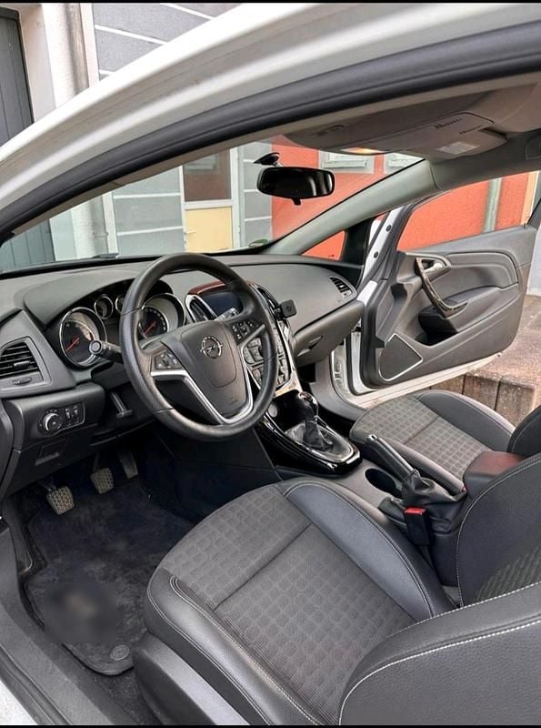 Gebraucht Opel Astra GTC 120 PS (88 kW) 2016 Weiß Coupé