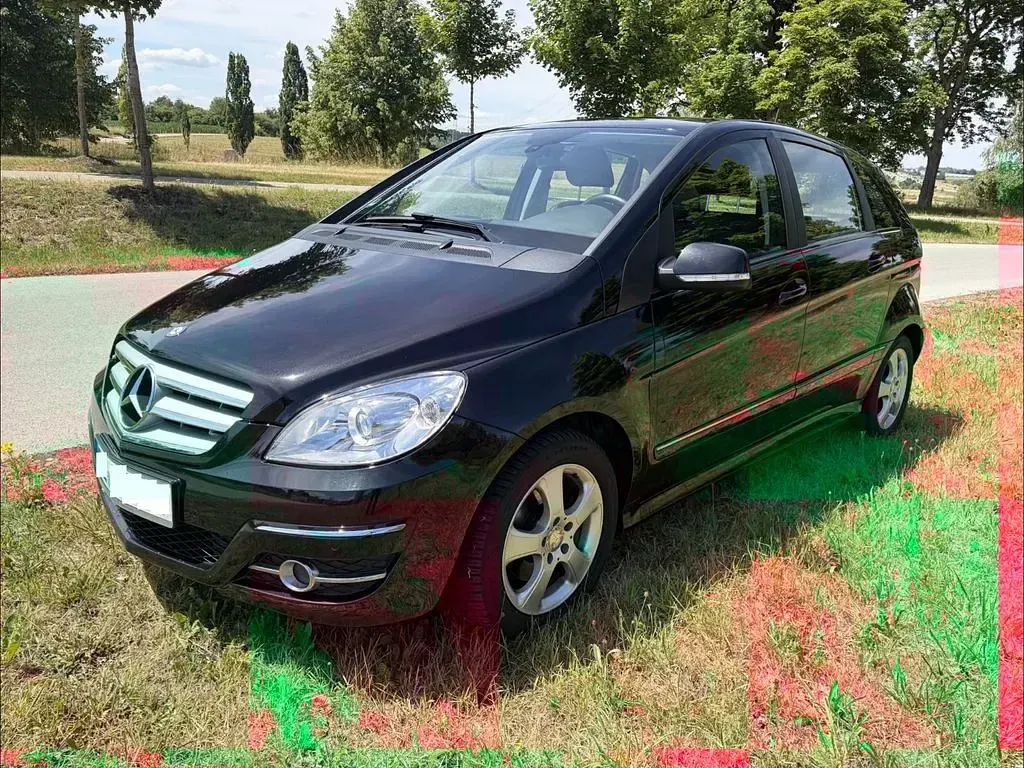 Gebraucht Mercedes B200 136 PS (100 kW) 2011 Schwarz Kleinwagen