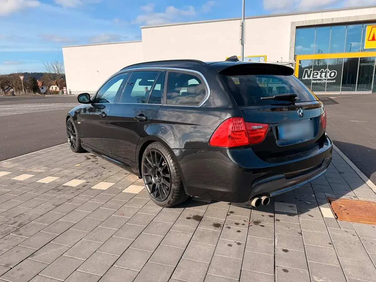 Gebraucht BMW 325 Performance 204 PS (150 kW) 2010 Schwarz Kombi