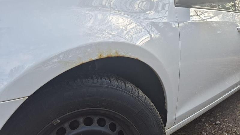 Gebraucht VW Golf VI 122 PS (89 kW) 2011 Weiß Kleinwagen