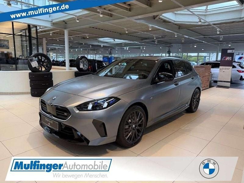 Bmw individual frozen pure gre Neu 2025 BMW 135 M Sport Kleinwagen | 64.690 € - Bild 1/4