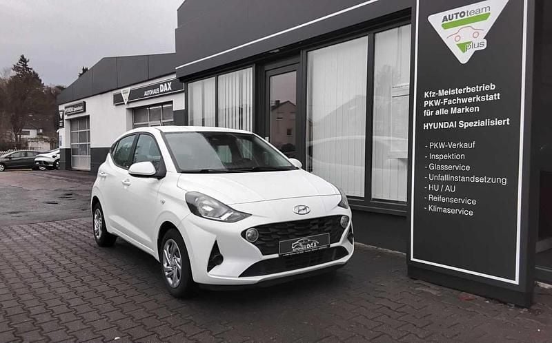 Gebraucht Hyundai i10 Select 67 PS (49 kW) 2021 Weiß Kleinwagen