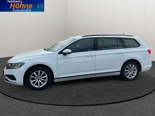 Gebraucht VW Passat 180 PS (132 kW) 2019 Weiß Kombi