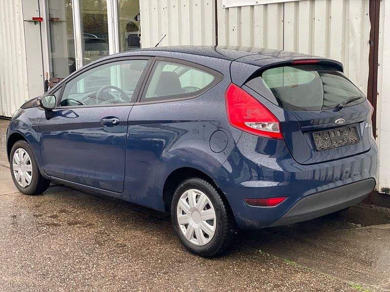 Gebraucht Ford Fiesta Trend 60 PS (44 kW) 2011 Blau Kleinwagen