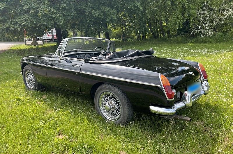 Second-hand MG B 95 CP (69 kW) 1968 Negru Cabrio