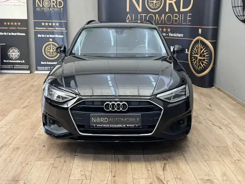 Gebraucht Audi A4 150 PS (110 kW) 2022 Mythosschwarz metall (metallic) Kombi