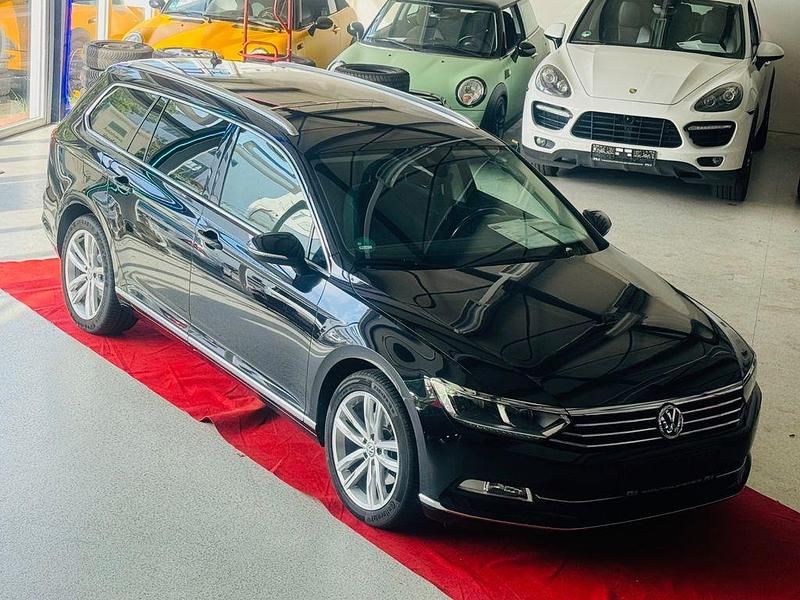 Schwarz Gebraucht 2016 VW Passat Highline Kombi | 14.790 € (Fairer Preis) - Bild 1/4