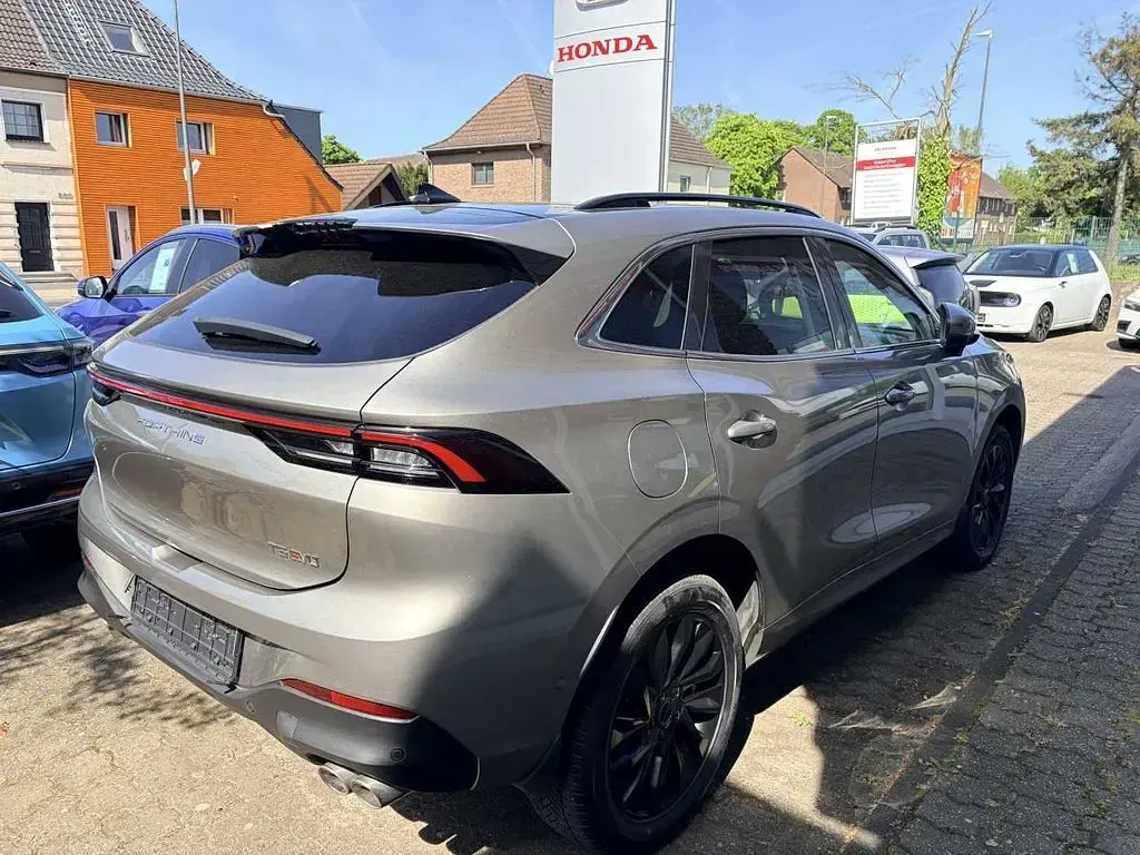 Occasion DFSK Forthing 5 177 ch (130 kW) 2024 Doré SUV