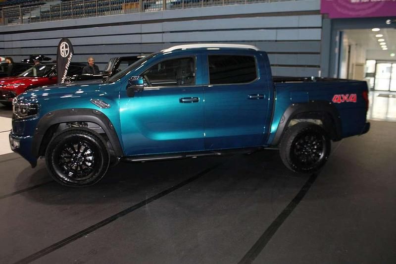 Neu Foton 4 173 PS (127 kW) 2026 Grün SUV