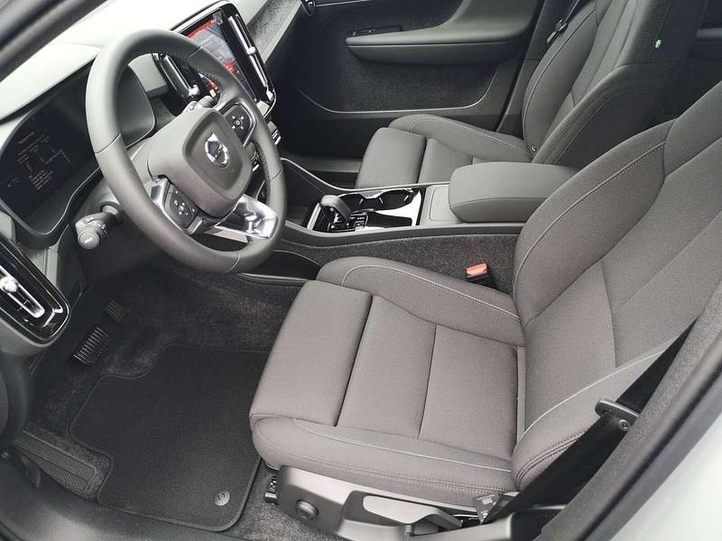 Gebraucht Volvo XC40 Plus 175 kW (238 PS) 2024 Vapour grey SUV