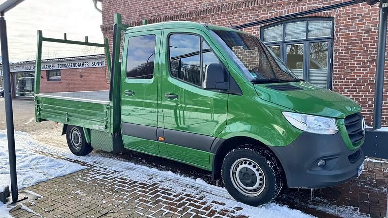 Gebraucht Mercedes 500 150 PS (110 kW) 2023 Grün (laubgrün) Van