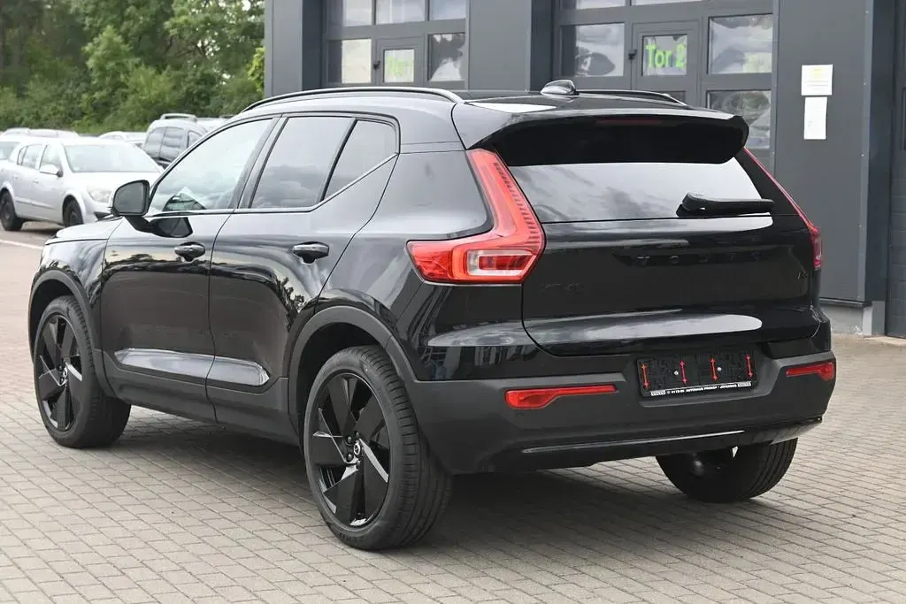 Gebraucht Volvo XC40 Plus 163 PS (119 kW) 2025 Schwarz SUV