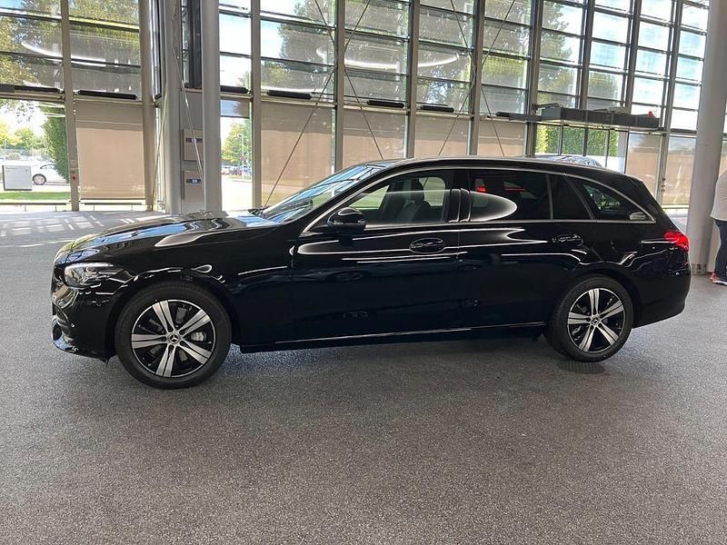Gebraucht Mercedes C300e Advanced Plus 204 PS (150 kW) 2024 Schwarz Kombi