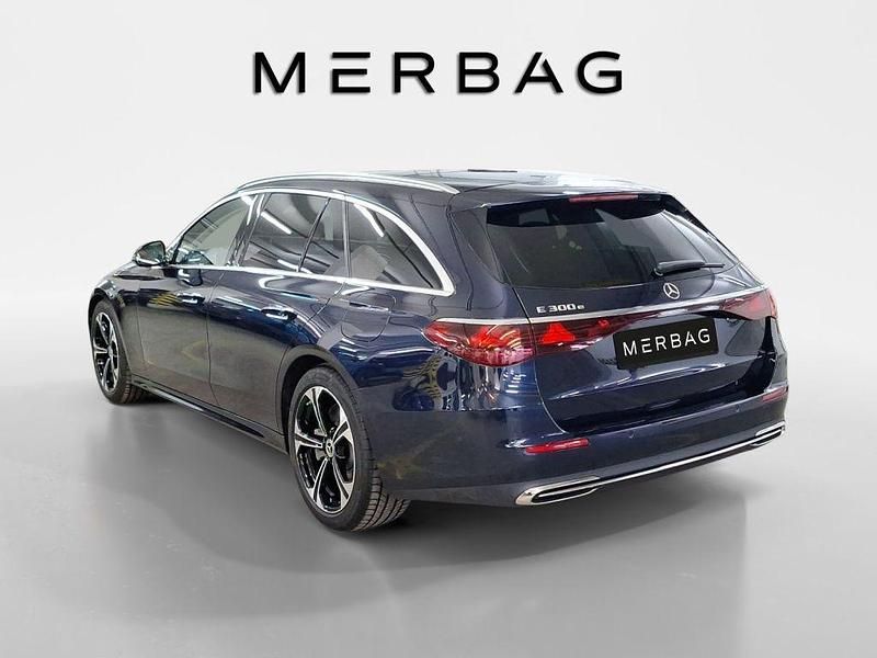 Gebraucht Mercedes E300 Advanced 313 PS (230 kW) 2024 Blau Limousine