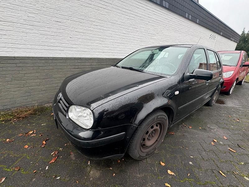 Schwarz Gebraucht 2003 VW Golf IV Kleinwagen | 350 € (Superpreis) - Bild 1/4