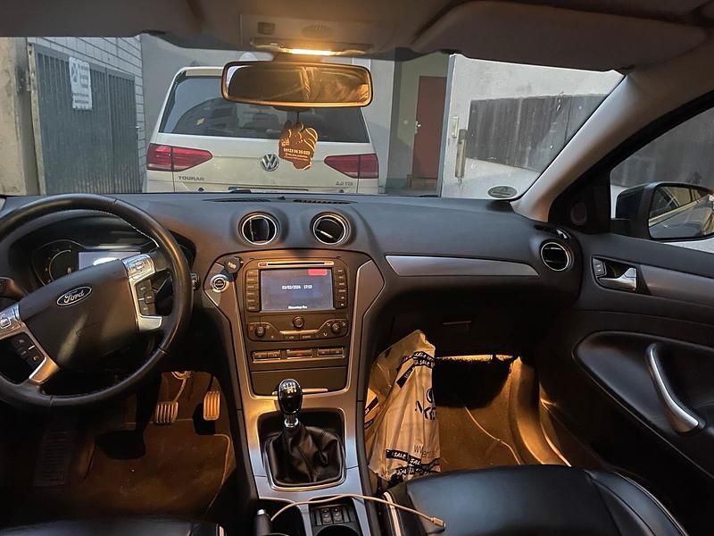 Gebraucht Ford Mondeo 116 PS (85 kW) 2012 Grau Kombi