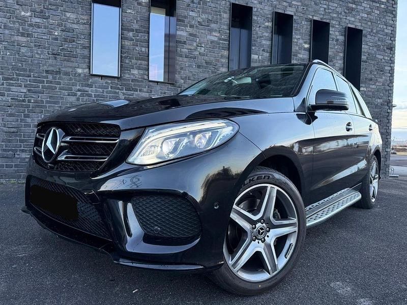 Schwarz Gebraucht 2017 Mercedes GLE350 AMG line SUV | 18.500 € - Bild 1/4