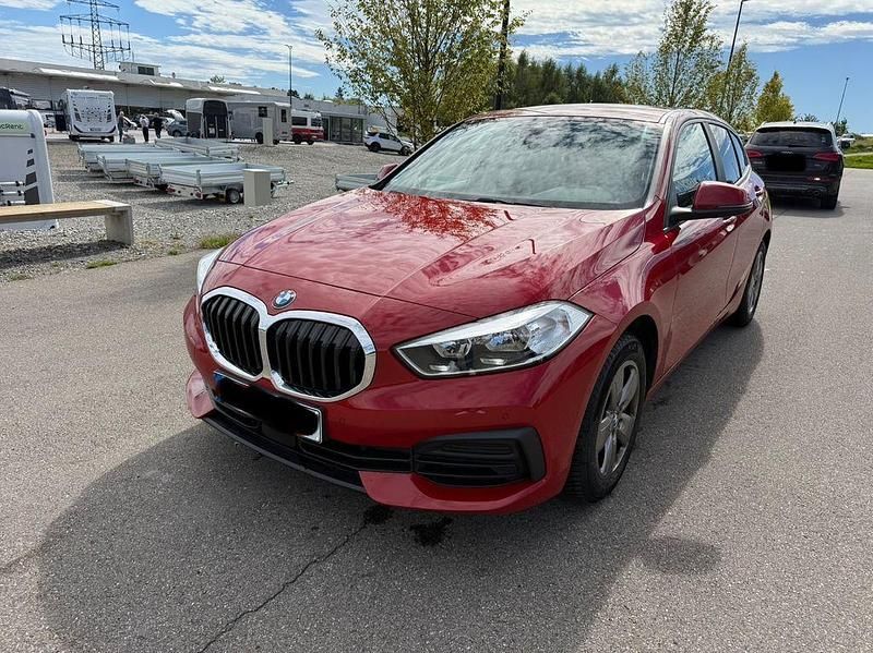 Rot Gebraucht 2021 BMW 116 Advantage Kleinwagen | 14.000 € (Guter Preis) - Bild 1/4