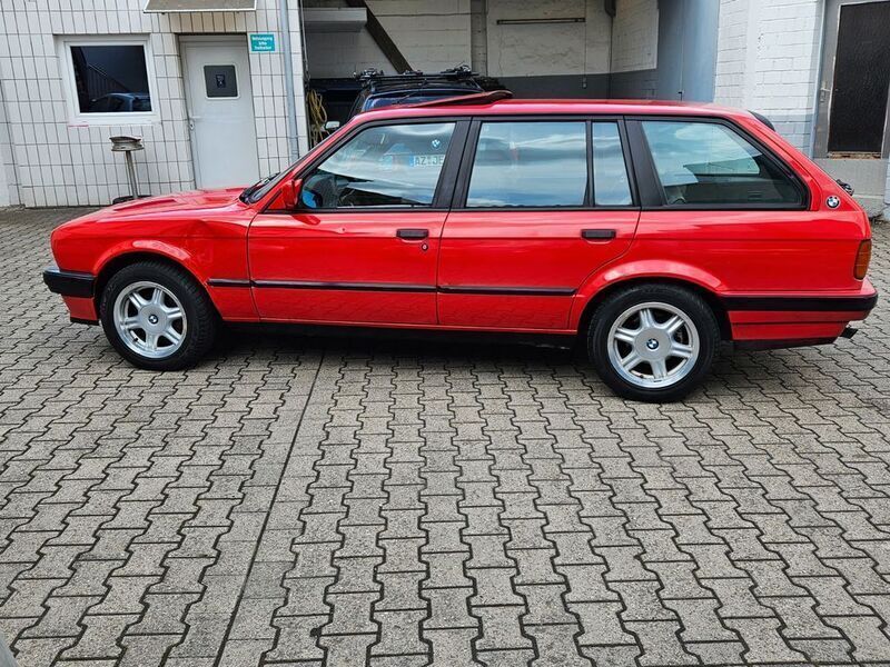 Gebraucht BMW 318 113 PS (83 kW) 1991 Rot Kombi