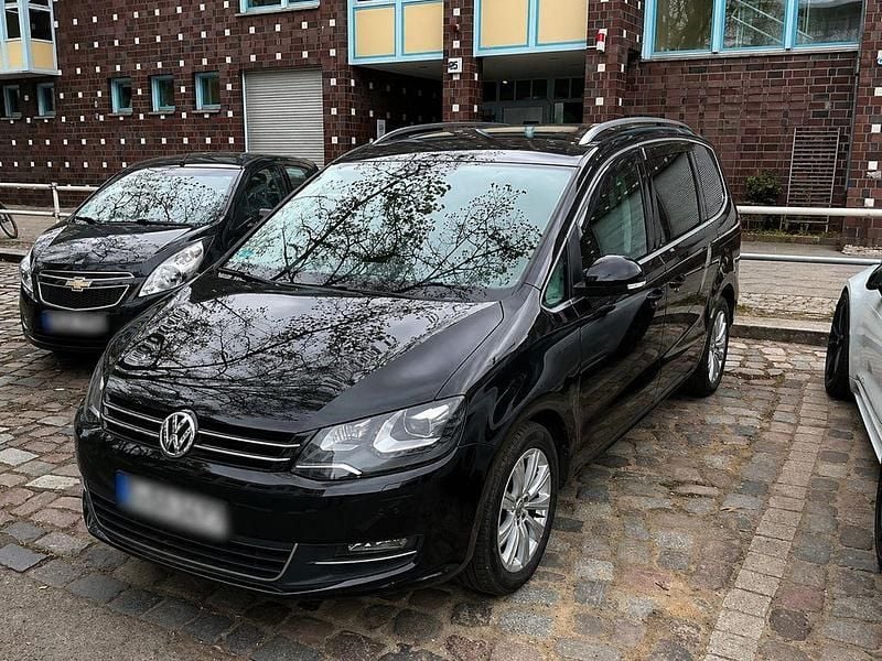Second-hand VW Sharan 177 CP (130 kW) 2013 Negru Monovolum