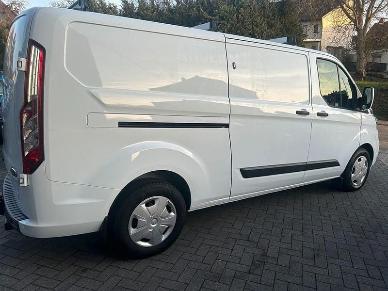 Gebraucht Ford Transit Custom 131 PS (96 kW) 2023 Weiß Van / Kleinbus