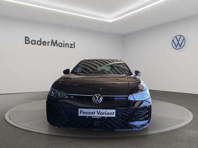 Gebraucht VW Passat R-line 150 PS (110 kW) 2025 Schwarz Limousine