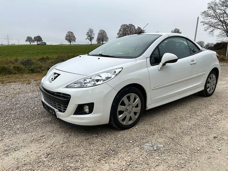 Weiß Gebraucht 2009 Peugeot 207 CC Platinum Cabrio | 2.190 € (Superpreis) - Bild 1/4