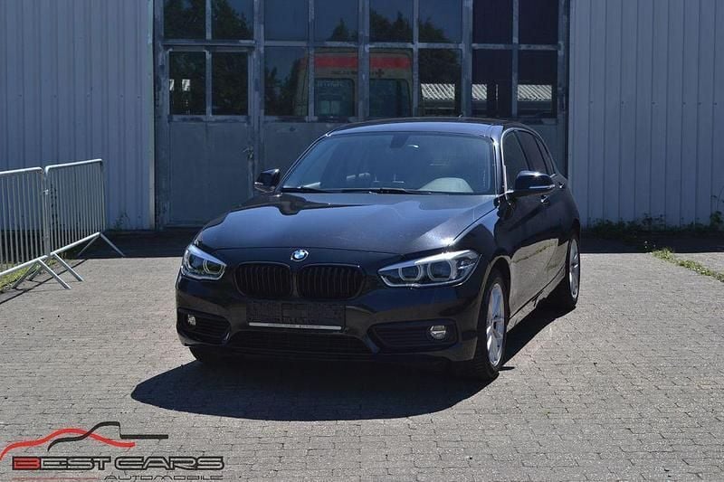 Schwarz Gebraucht 2017 BMW 116 Sport Line Kleinwagen | 11.900 € (Fairer Preis) - Bild 1/4