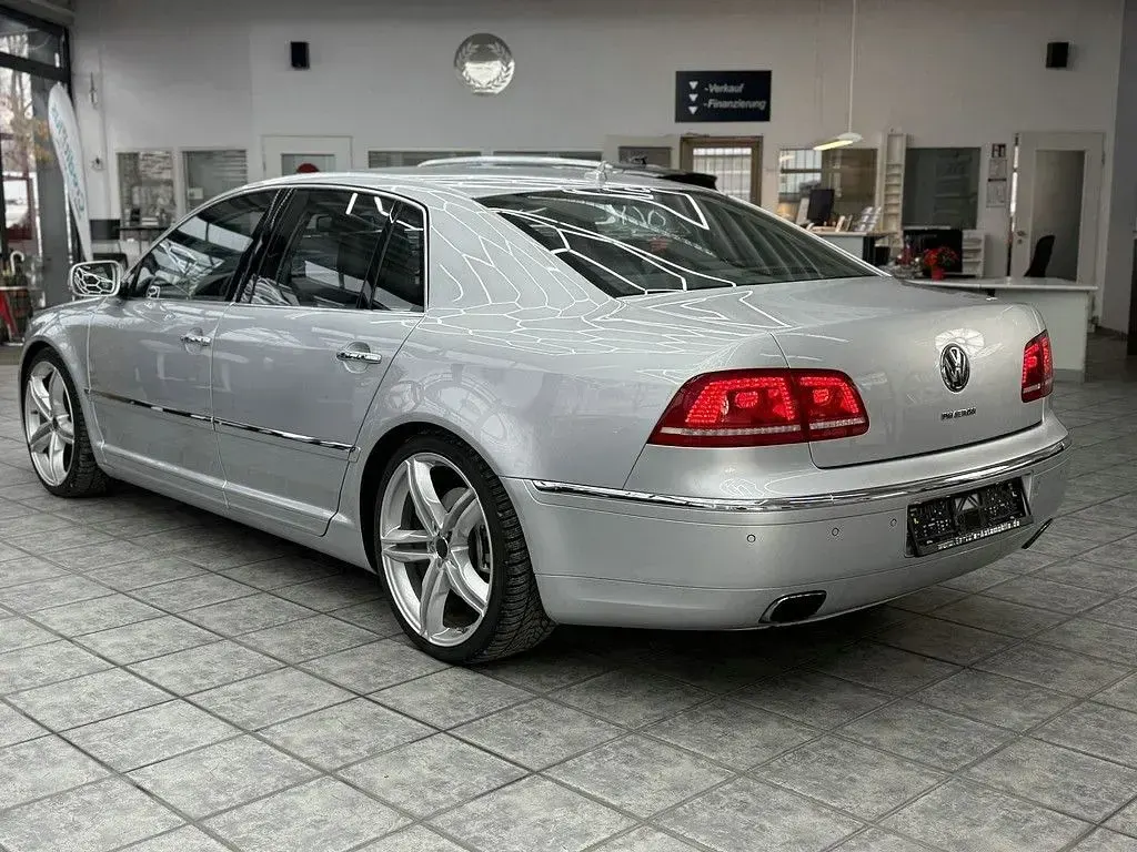 Gebraucht VW Phaeton 335 PS (246 kW) 2011 Silber Limousine