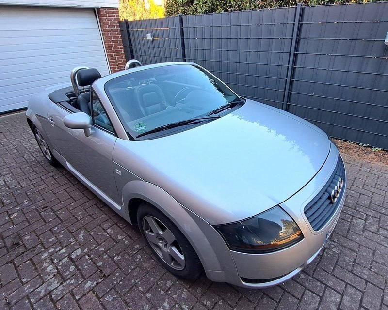 Silber Gebraucht 2000 Audi TT Cabrio | 4.900 € (Fairer Preis) - Bild 1/4