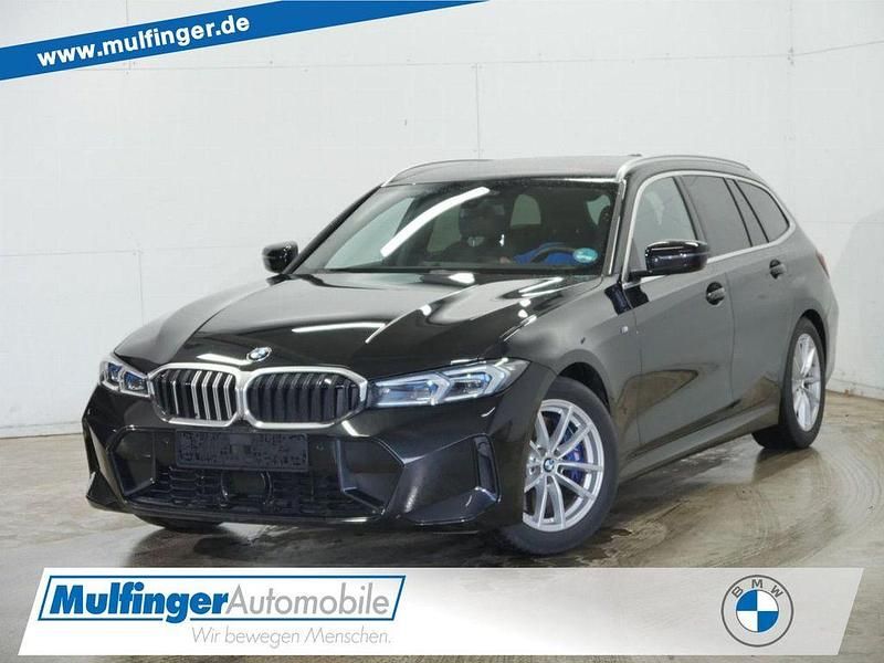 Black sapphire (metallic) Gebraucht 2024 BMW 330 Sport Line Kombi | 39.900 € (Fairer Preis) - Bild 1/4