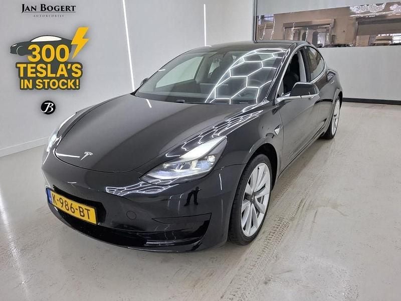 Schwarz Gebraucht 2020 Tesla Model 3 Standard Range Limousine | 18.400 € (Guter Preis) - Bild 1/4