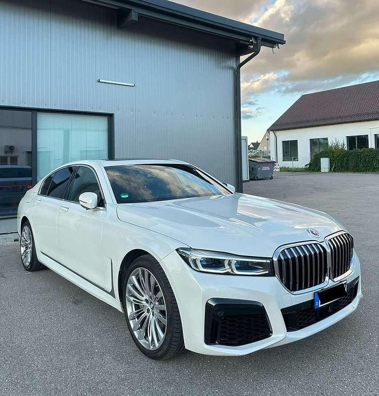 Weiß Gebraucht 2020 BMW 730 M Sport Limousine | 49.500 € (Etwas zu teuer) - Bild 1/4